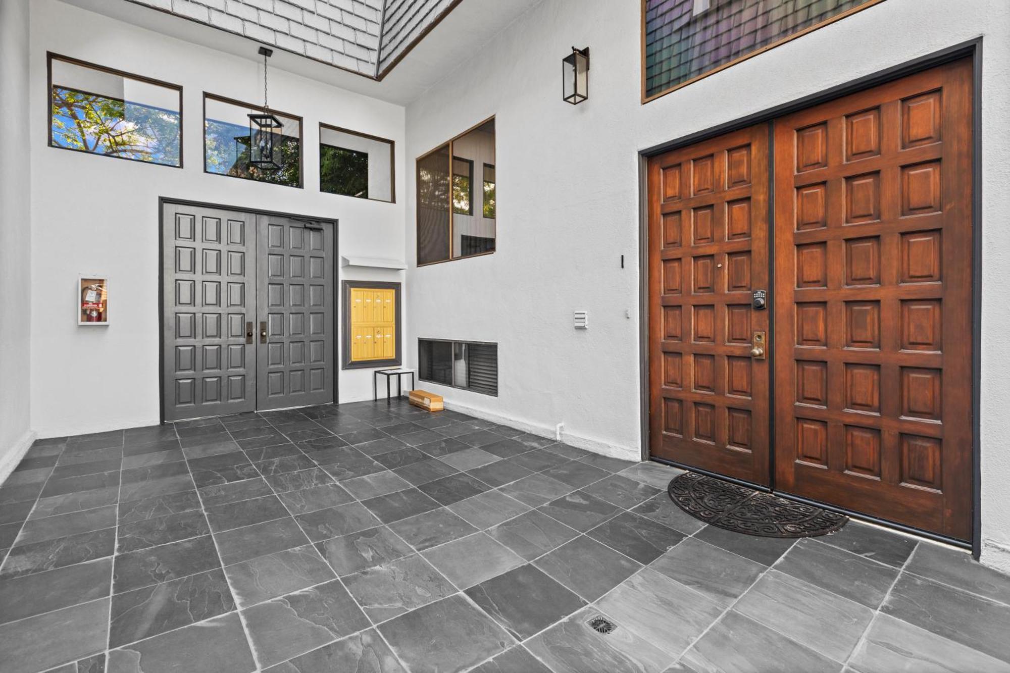 Melrose Manor Old Hollywood Charm Steps From Melrose Place Holiday home